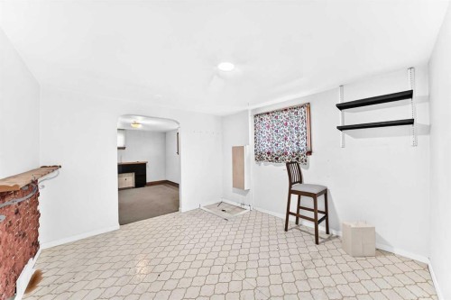 1703 32 Street Sw, Calgary, AB - Indoor Photo Showing Other Room