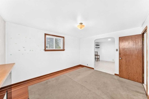1703 32 Street Sw, Calgary, AB - Indoor Photo Showing Other Room