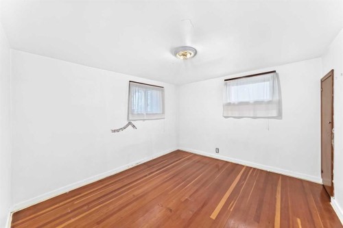 1703 32 Street Sw, Calgary, AB - Indoor Photo Showing Other Room