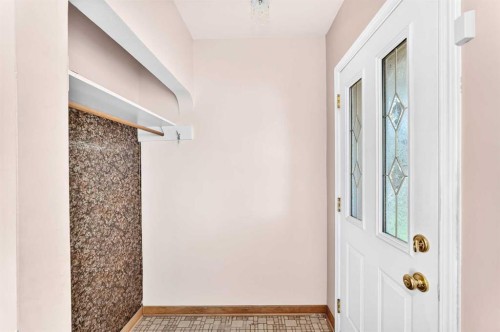 1703 32 Street Sw, Calgary, AB - Indoor