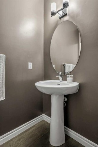 86 Legacy Green Se, Calgary, AB - Indoor Photo Showing Bathroom