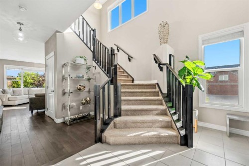 86 Legacy Green Se, Calgary, AB - Indoor Photo Showing Other Room