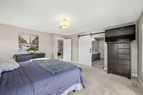 86 Legacy Green Se, Calgary, AB - Indoor Photo Showing Bedroom