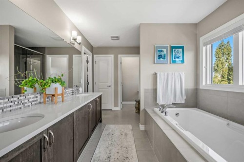 86 Legacy Green Se, Calgary, AB - Indoor Photo Showing Bathroom
