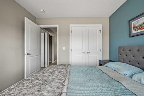 86 Legacy Green Se, Calgary, AB - Indoor Photo Showing Bedroom