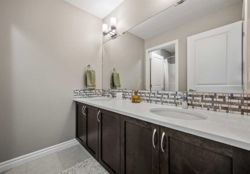 86 Legacy Green Se, Calgary, AB - Indoor Photo Showing Bathroom