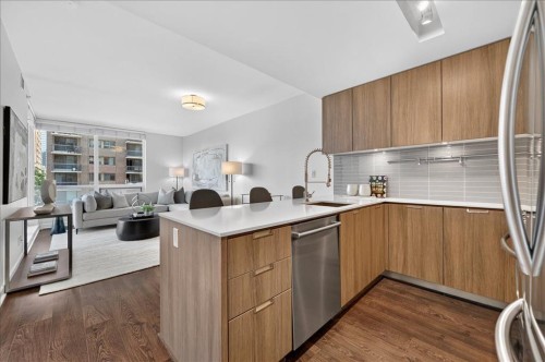 414-626 14 Avenue Sw, Calgary, AB - Indoor Photo Showing Kitchen With Upgraded Kitchen