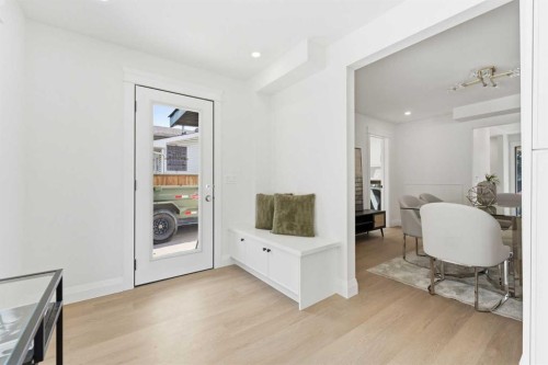 3375 Breton Close Nw, Calgary, AB - Indoor