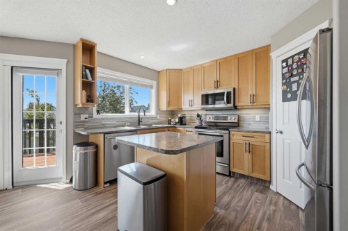119 Bridlewood Common Sw, Calgary, AB - Indoor Photo Showing Kitchen
