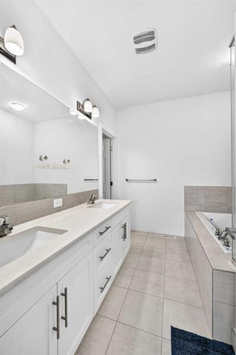 188 Carrington Crescent Nw, Calgary, AB - Indoor Photo Showing Bathroom