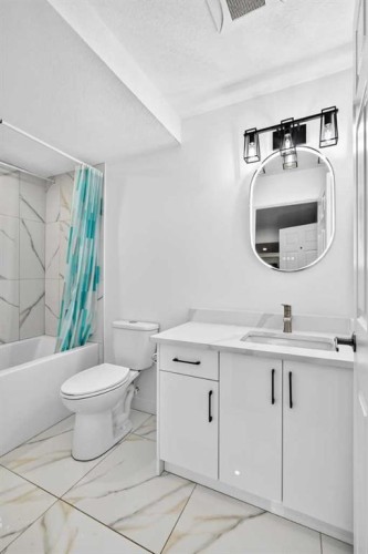 188 Carrington Crescent Nw, Calgary, AB - Indoor Photo Showing Bathroom