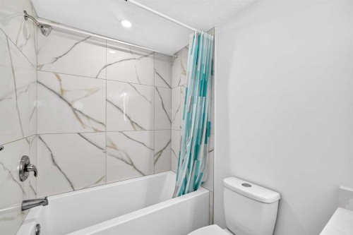 188 Carrington Crescent Nw, Calgary, AB - Indoor Photo Showing Bathroom