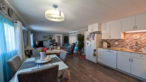 33-5853 4 Street West, Claresholm, AB 