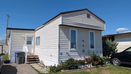 33-5853 4 Street West, Claresholm, AB 
