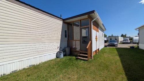 33-5853 4 Street West, Claresholm, AB 