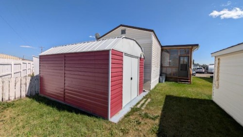 33-5853 4 Street West, Claresholm, AB 