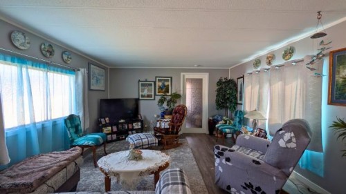 33-5853 4 Street West, Claresholm, AB 