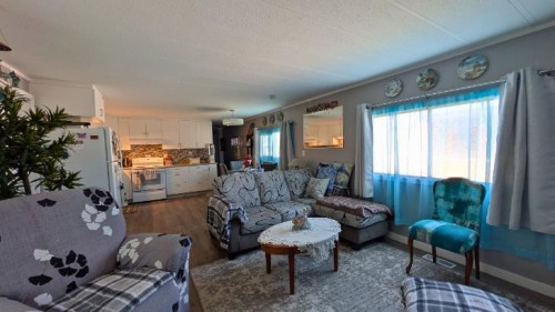 33-5853 4 Street West, Claresholm, AB 