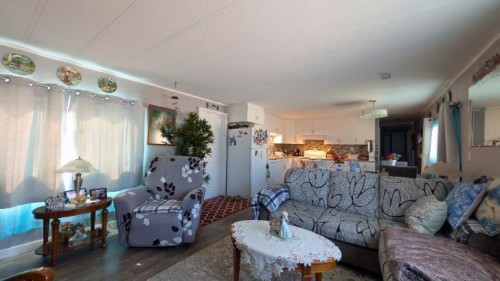 33-5853 4 Street West, Claresholm, AB 