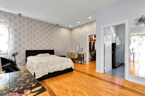 6 Tipton Place Nw, Calgary, AB - Indoor Photo Showing Bedroom