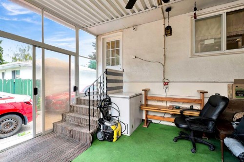6 Tipton Place Nw, Calgary, AB - 