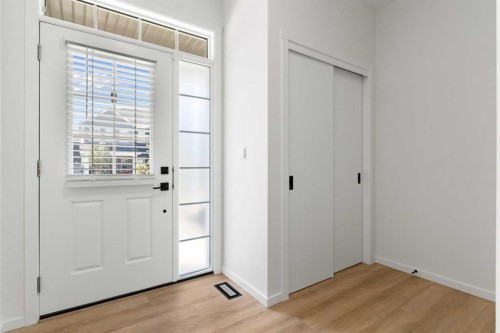 18 Southwinds Link Sw, Airdrie, AB - Indoor Photo Showing Other Room