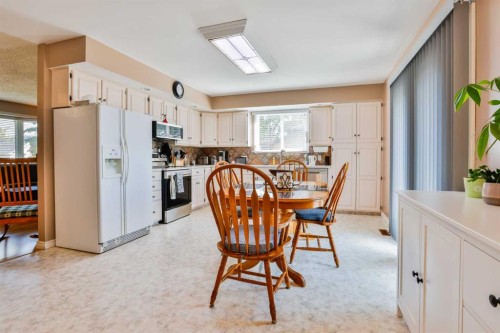 425 Cottonwood Drive, Vulcan, AB - Indoor