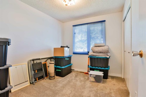 425 Cottonwood Drive, Vulcan, AB - Indoor