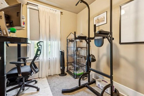 831 4A Street Ne, Calgary, AB - Indoor Photo Showing Gym Room