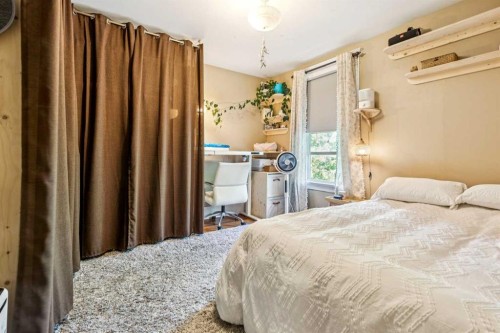 831 4A Street Ne, Calgary, AB - Indoor Photo Showing Bedroom