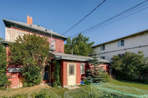 831 4A Street Ne, Calgary, AB - Outdoor With Exterior