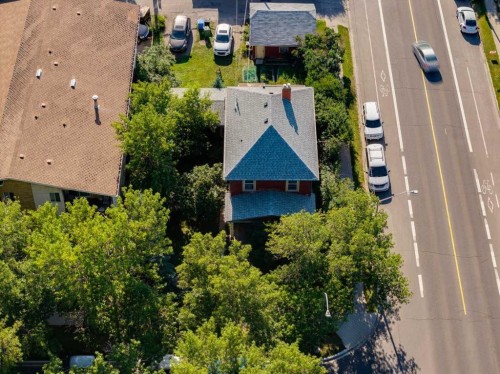 831 4A Street Ne, Calgary, AB - Outdoor