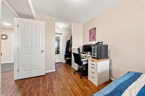 413-7210 80 Avenue Ne, Calgary, AB - Indoor