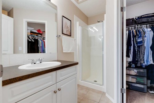 17 Country Village Circle Ne, Calgary, AB - Indoor Photo Showing Bathroom