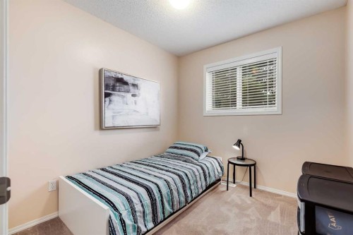 17 Country Village Circle Ne, Calgary, AB - Indoor Photo Showing Bedroom