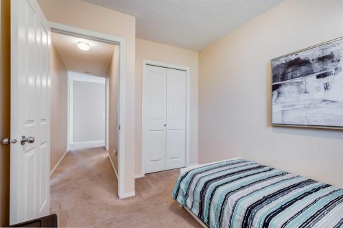 17 Country Village Circle Ne, Calgary, AB - Indoor Photo Showing Bedroom