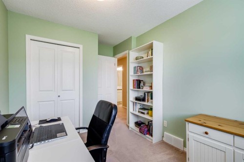17 Country Village Circle Ne, Calgary, AB - Indoor Photo Showing Office