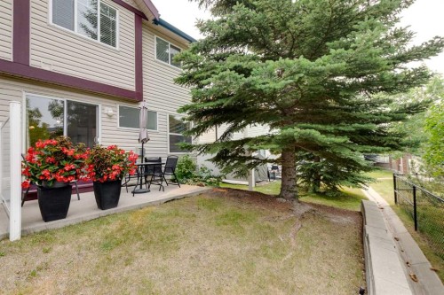 17 Country Village Circle Ne, Calgary, AB - Outdoor