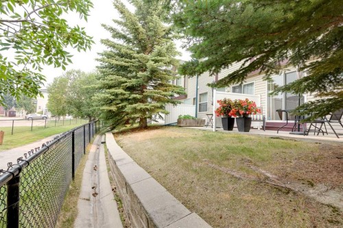17 Country Village Circle Ne, Calgary, AB - Outdoor