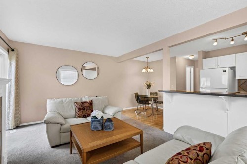 17 Country Village Circle Ne, Calgary, AB - Indoor Photo Showing Living Room