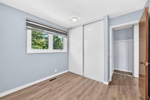 32 Macewan Park Link Nw, Calgary, AB - Indoor Photo Showing Other Room