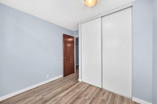 32 Macewan Park Link Nw, Calgary, AB - Indoor Photo Showing Other Room