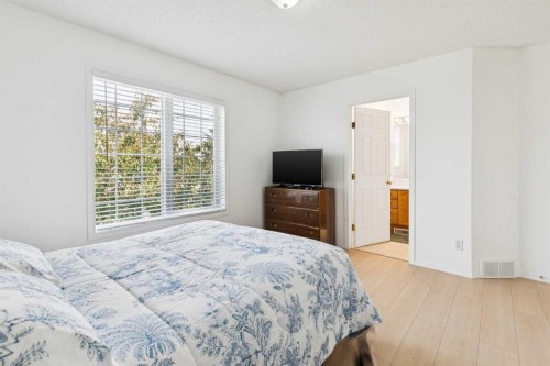 25 Coville Gardens Ne, Calgary, AB - Indoor Photo Showing Bedroom