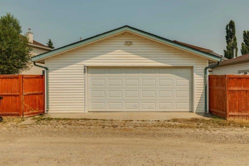 25 Coville Gardens Ne, Calgary, AB - Outdoor With Exterior