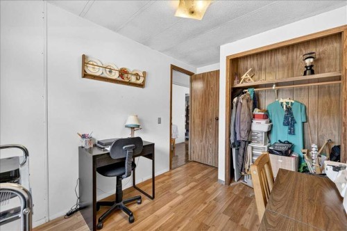 88 Big Hill Way Se, Airdrie, AB - Indoor Photo Showing Office