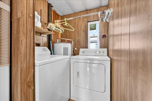 88 Big Hill Way Se, Airdrie, AB - Indoor Photo Showing Laundry Room