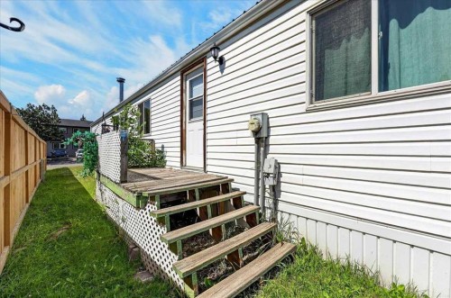 88 Big Hill Way Se, Airdrie, AB - Outdoor With Exterior