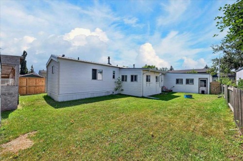 88 Big Hill Way Se, Airdrie, AB - Outdoor