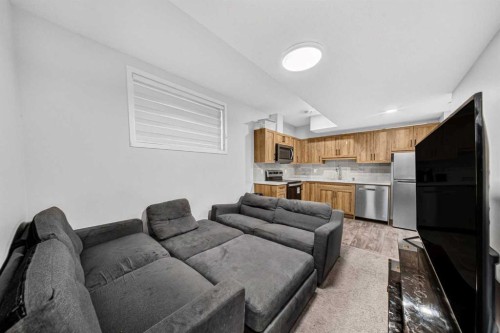 389 Cornerbrook Road Ne, Calgary, AB - Indoor