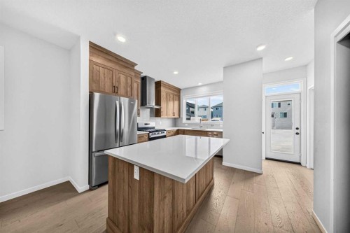 389 Cornerbrook Road Ne, Calgary, AB - Indoor Photo Showing Kitchen